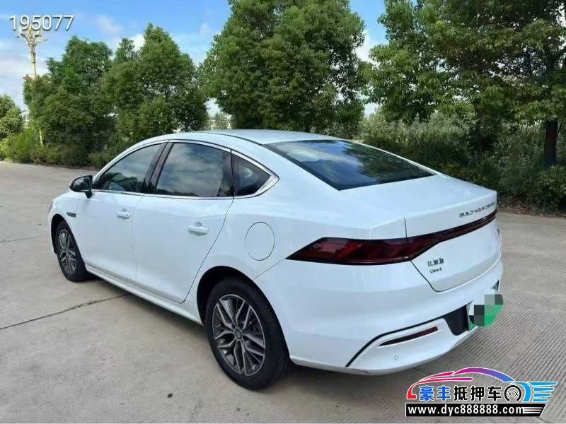 25年比亚迪秦轿车抵押车出售