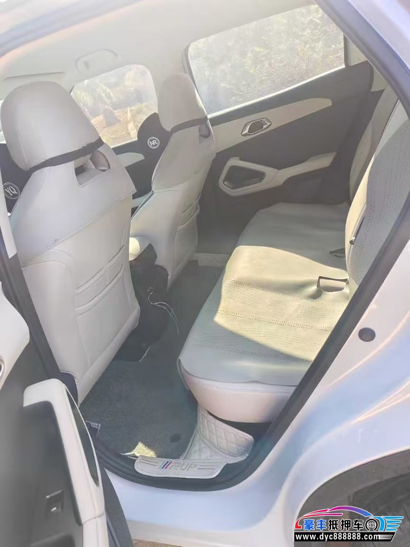 24年比亚迪元轿车抵押车出售