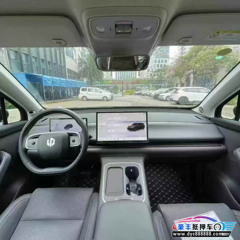 25年零跑C10轿车抵押车出售