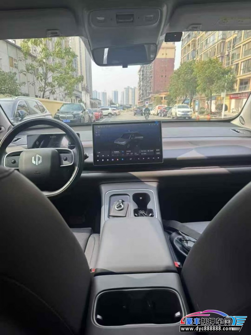 25年零跑C10轿车抵押车出售