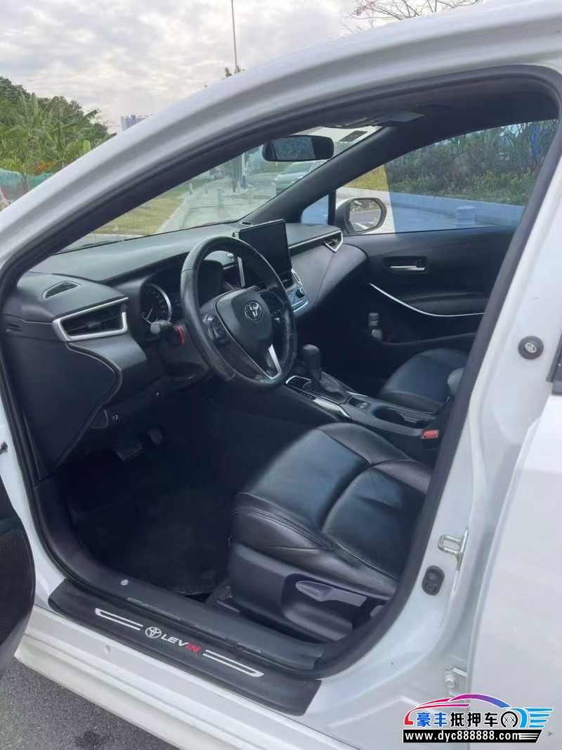 22年丰田雷凌轿车抵押车出售