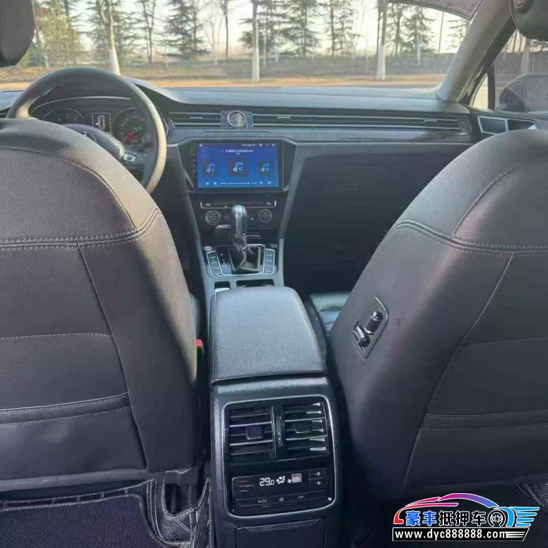 18年大众迈腾轿车抵押车出售