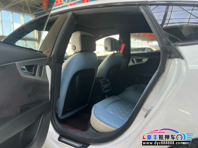 12年奥迪A7轿车抵押车出售