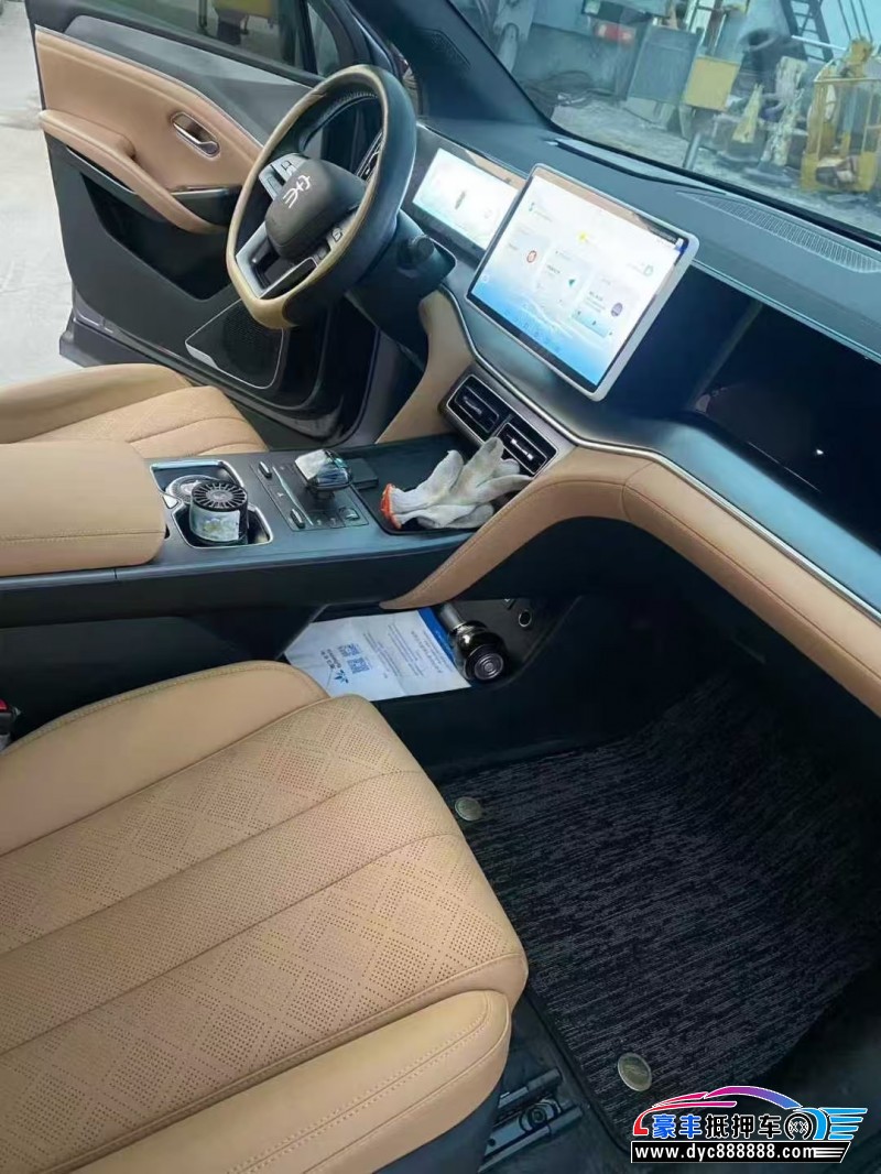 25年比亚迪宋轿车抵押车出售