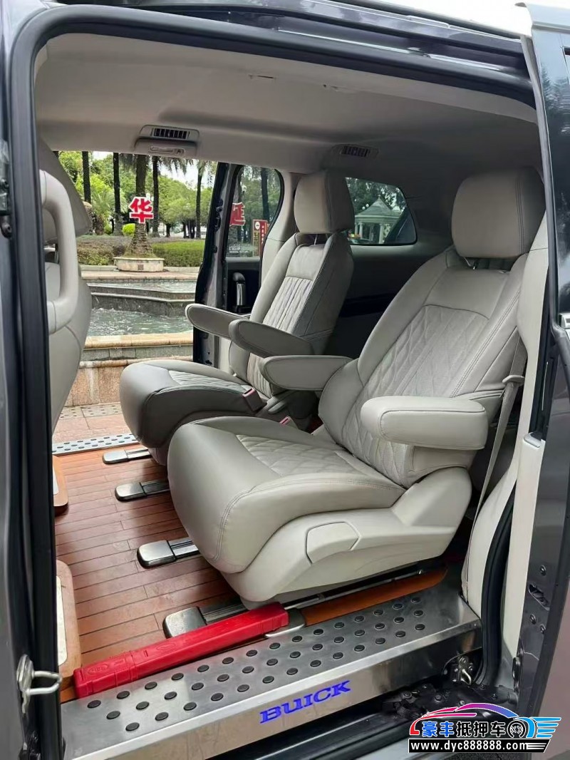 21年别克GL8轿车抵押车出售