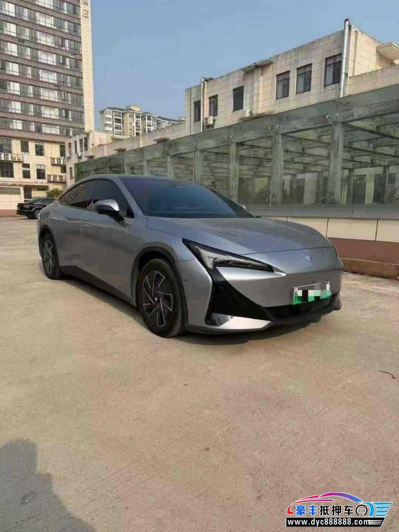 25年极狐阿尔法S轿车抵押车出售