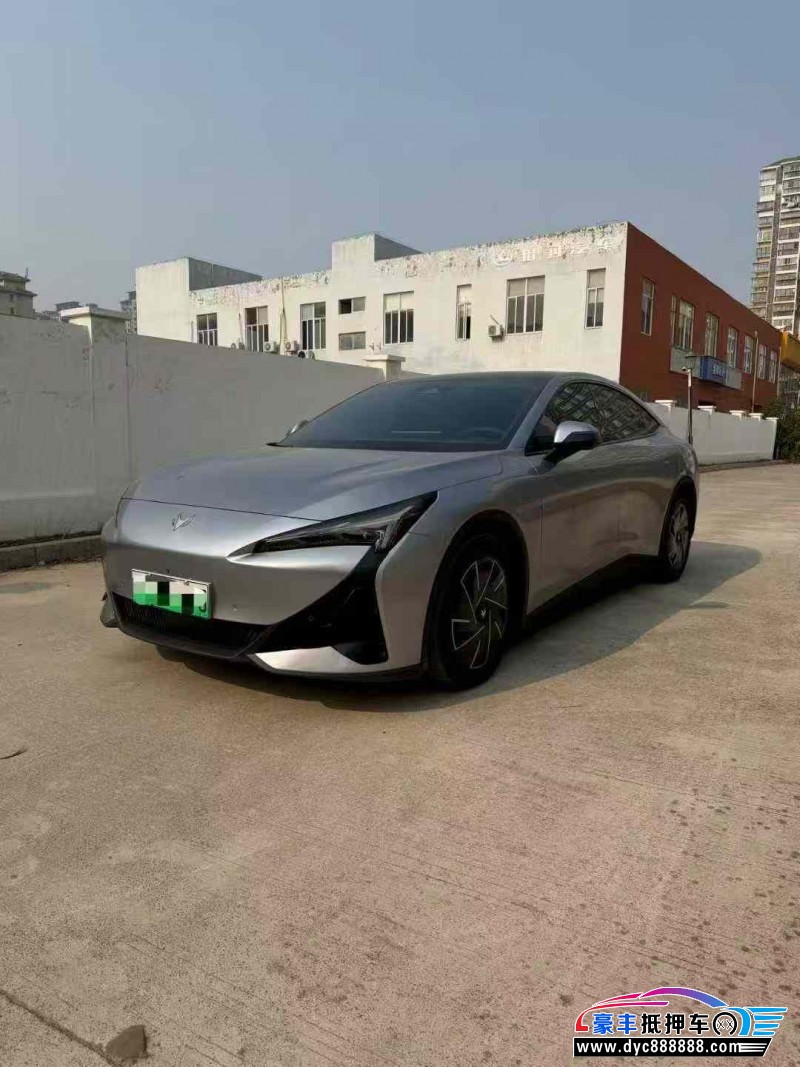 25年极狐阿尔法S轿车抵押车出售