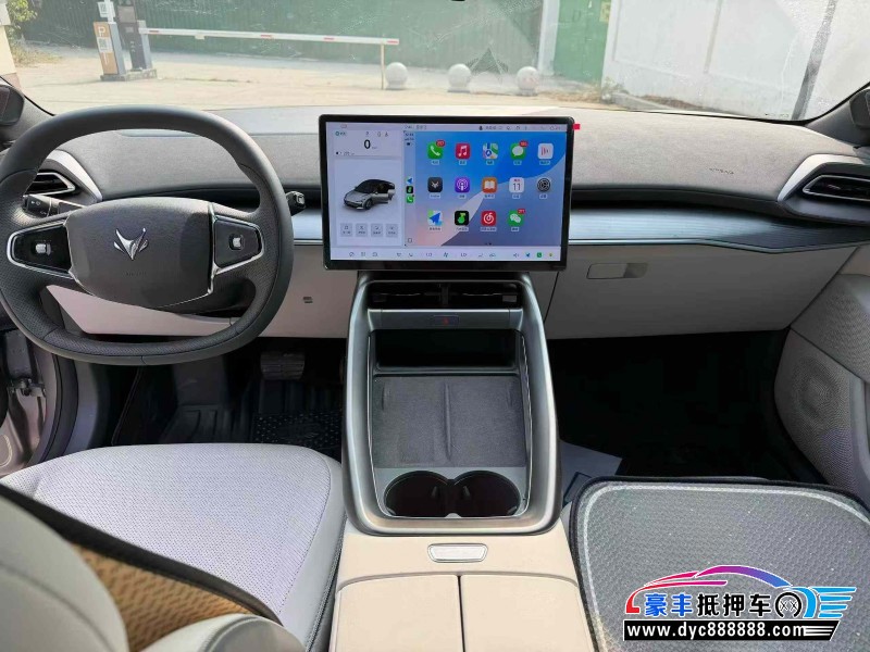 25年极狐阿尔法S轿车抵押车出售