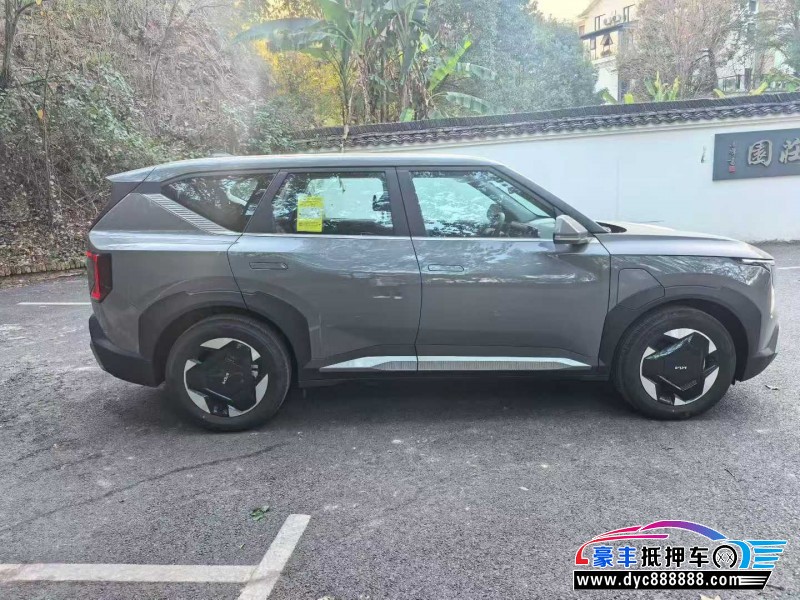 25年起亚EV5轿车抵押车出售
