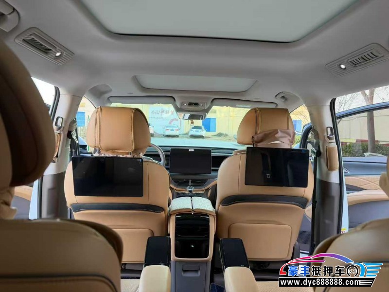 23年腾势D9轿车抵押车出售