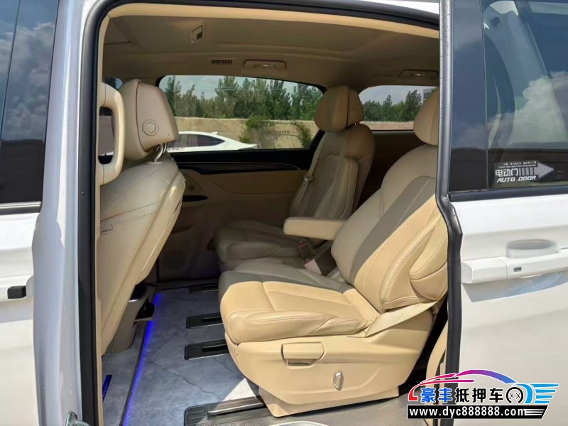 24年别克GL8轿车抵押车出售