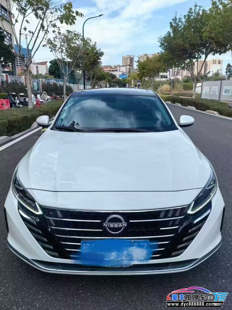 25年日产天籁轿车抵押车出售