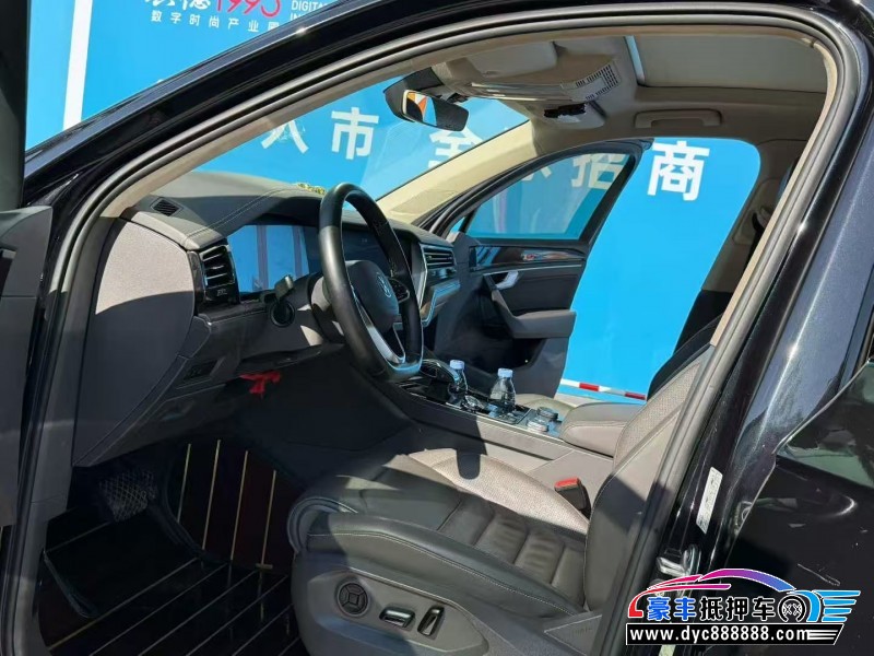 21年大众途锐轿车抵押车出售