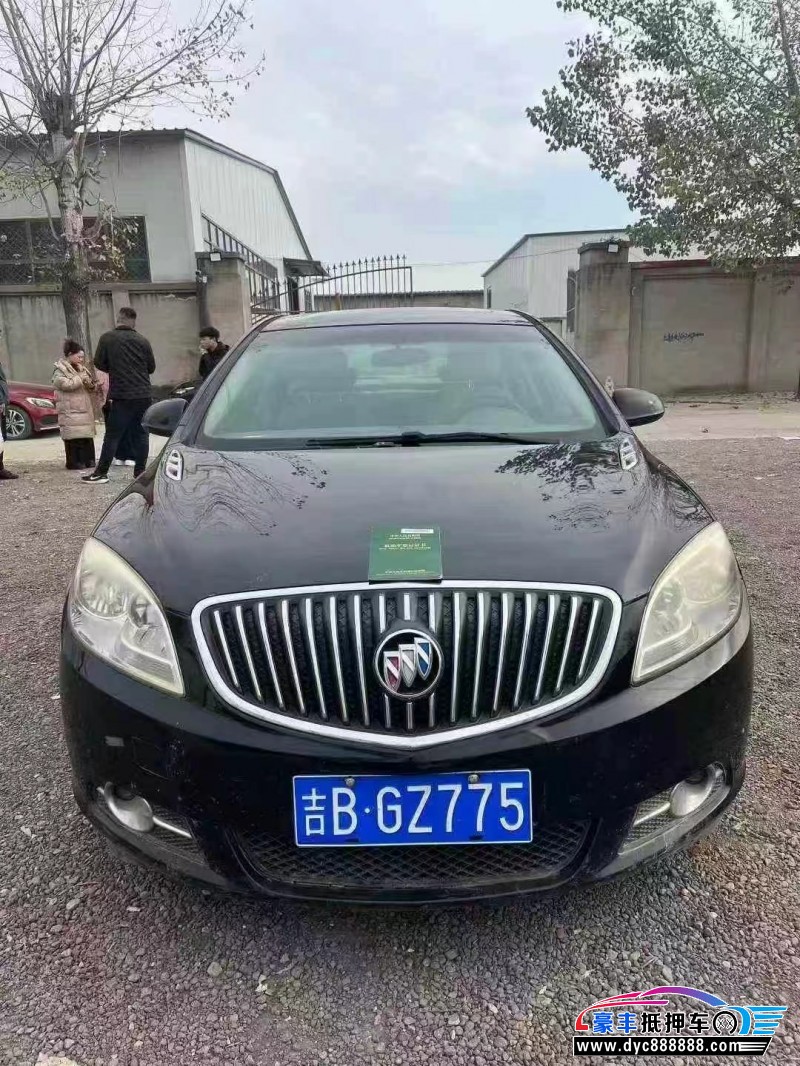 抵押车出售13年别克英朗轿车