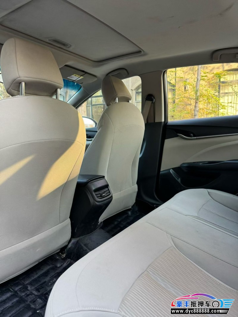 15年别克英朗轿车抵押车出售