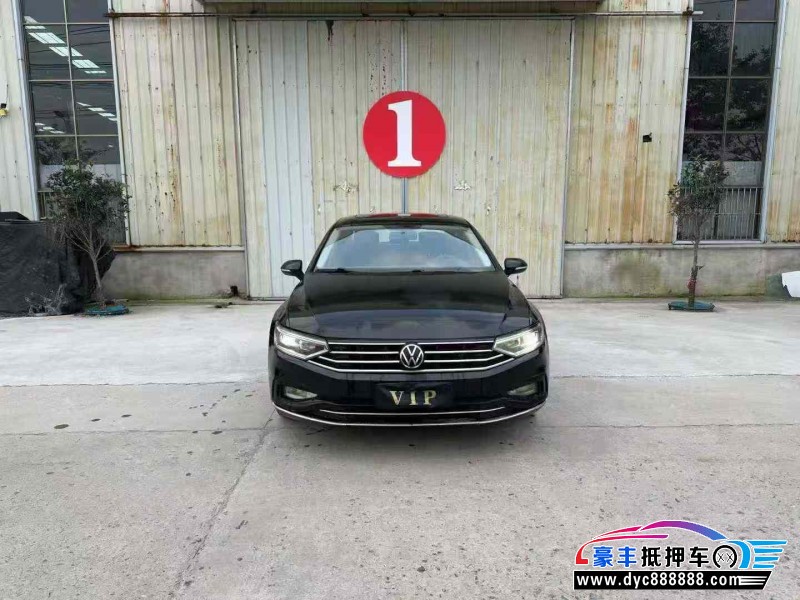 抵押车出售21年大众迈腾轿车