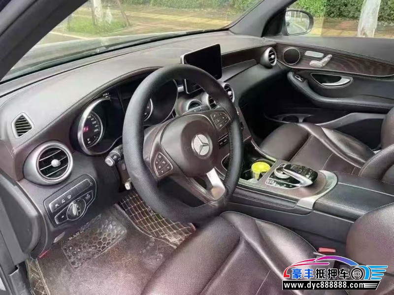 18年奔驰GLC轿车抵押车出售