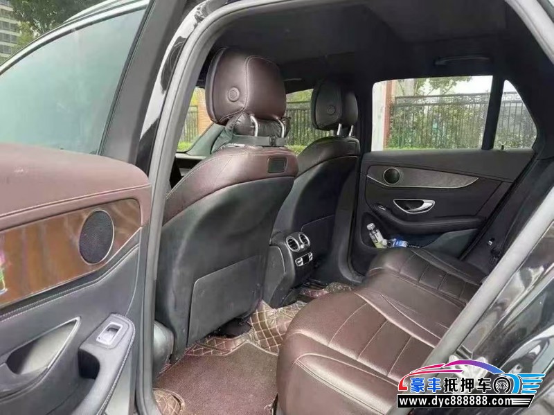 18年奔驰GLC轿车抵押车出售