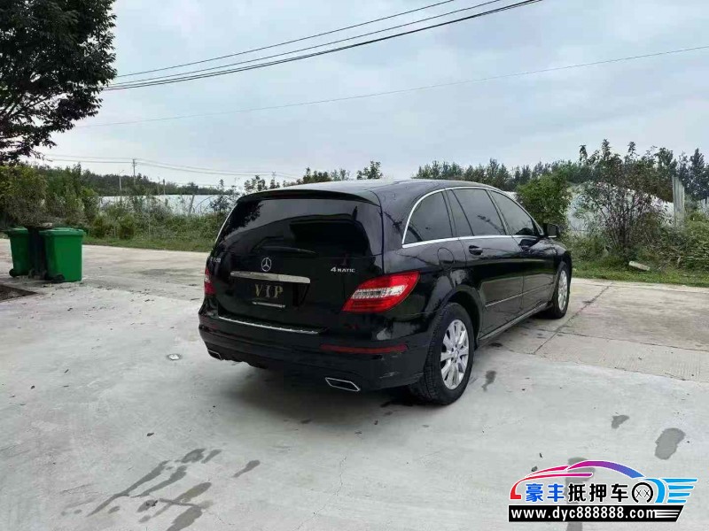 17年奔驰R轿车抵押车出售