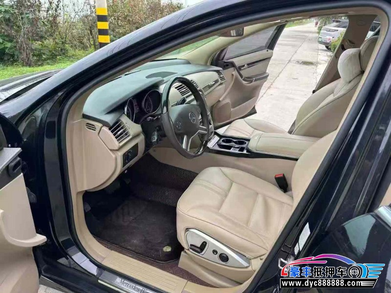 17年奔驰R轿车抵押车出售