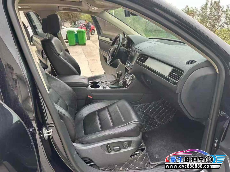 18年大众途锐轿车抵押车出售