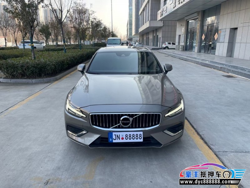 抵押车出售21年沃尔沃S60轿车