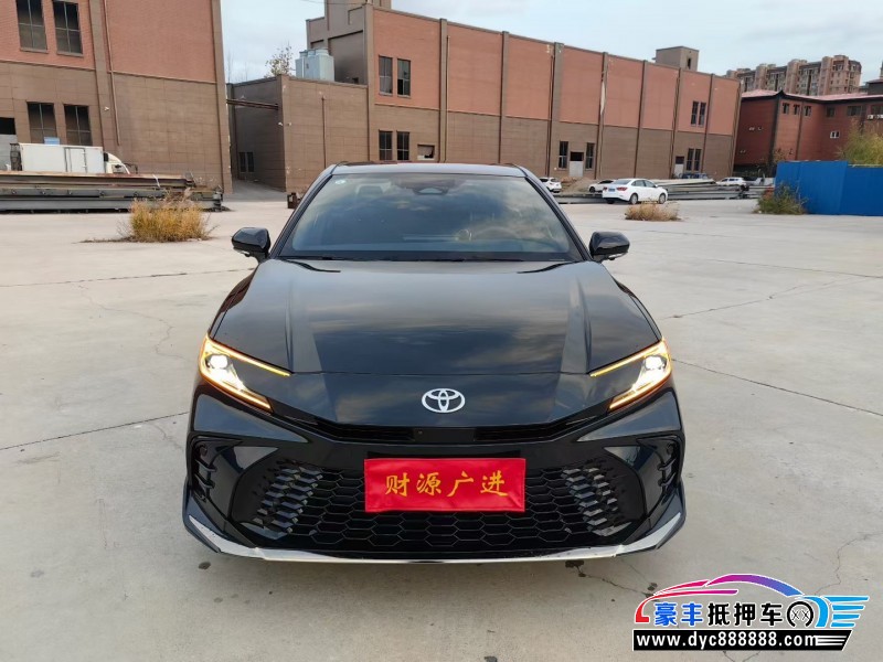 抵押车出售25年丰田凯美瑞轿车