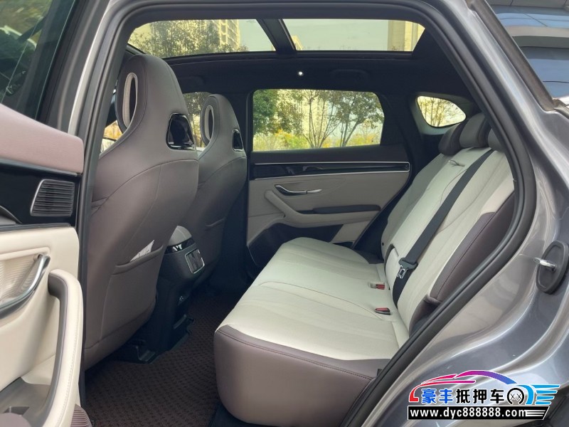 25年比亚迪宋轿车抵押车出售