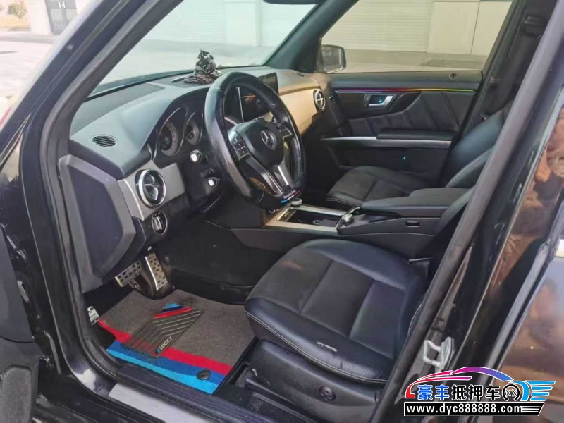 15年奔驰GLK轿车抵押车出售