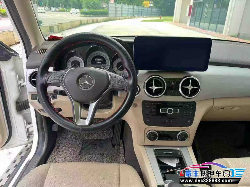 14年奔驰GLK轿车抵押车出售