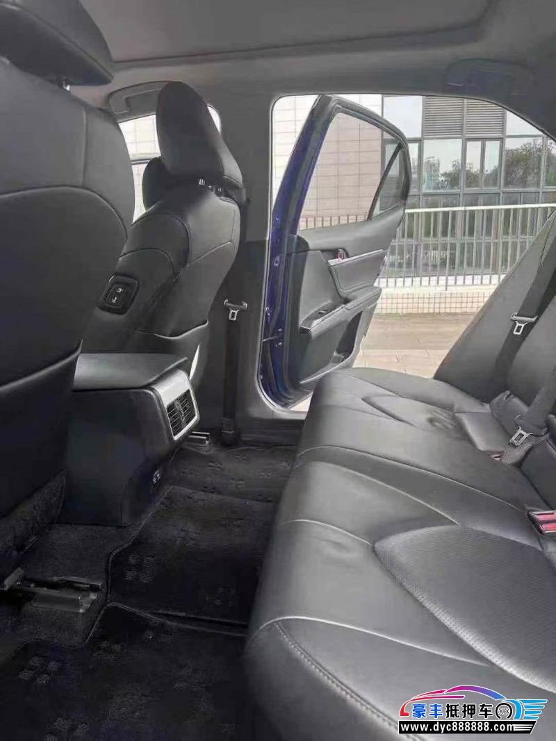 19年丰田凯美瑞轿车抵押车出售