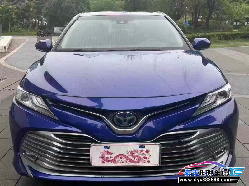 19年丰田凯美瑞轿车