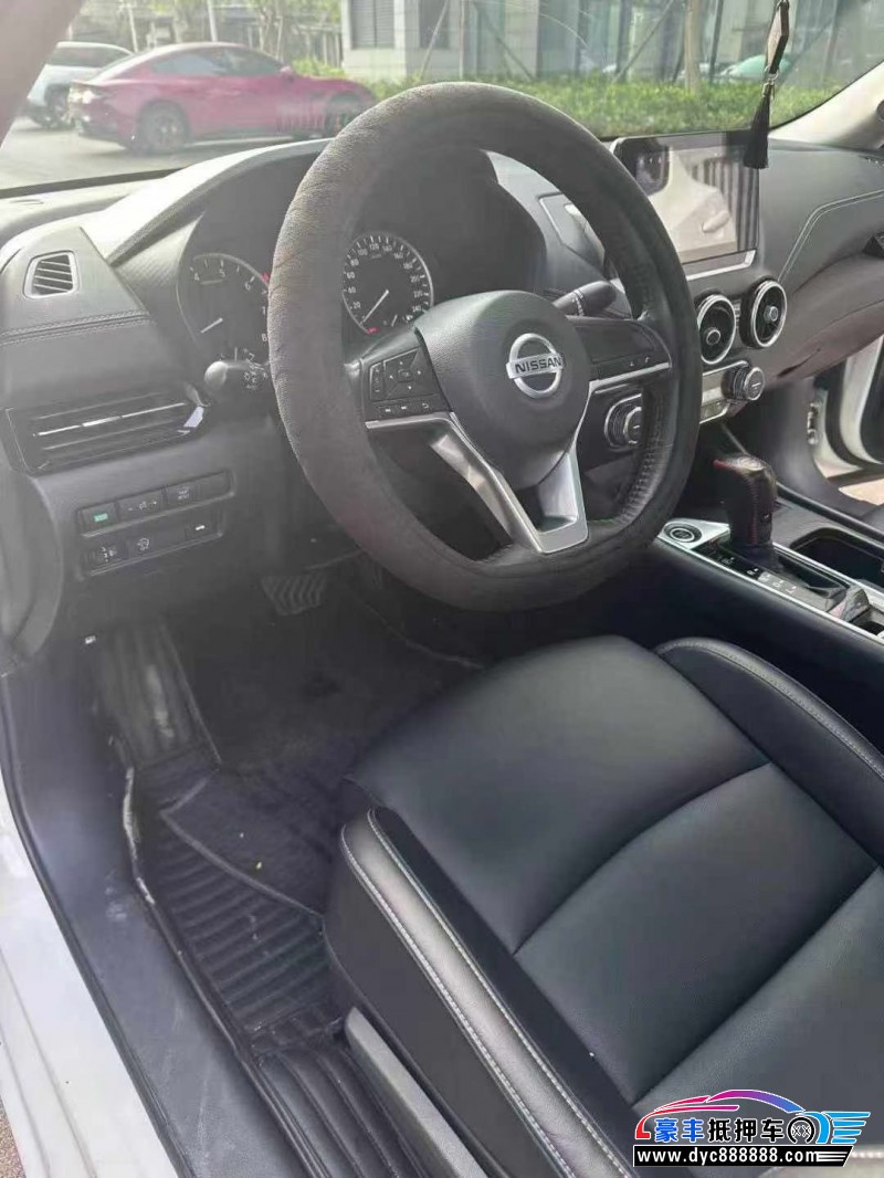 22年日产轩逸轿车抵押车出售