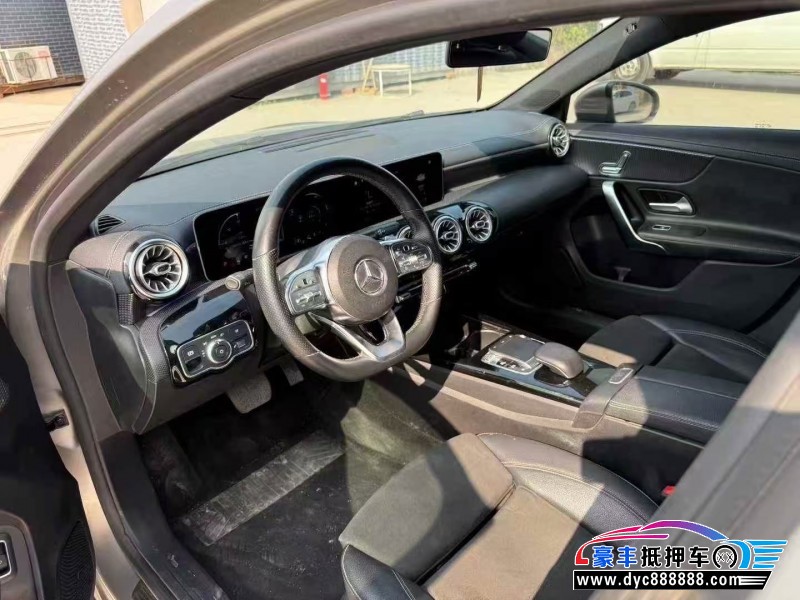 20年奔驰A轿车抵押车出售