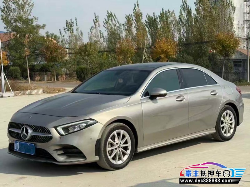 20年奔驰A轿车抵押车出售