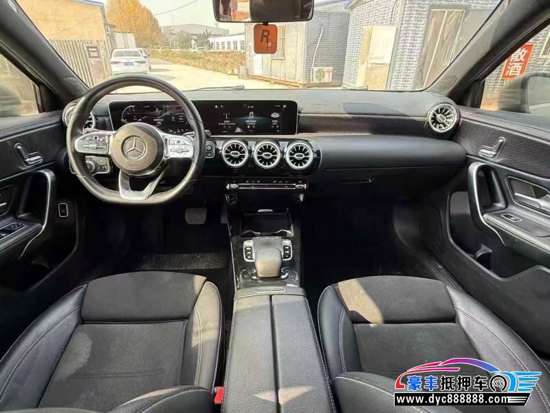 20年奔驰A轿车抵押车出售