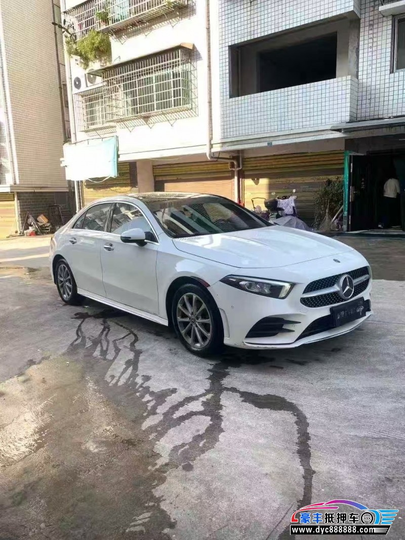 20年奔驰A轿车抵押车出售