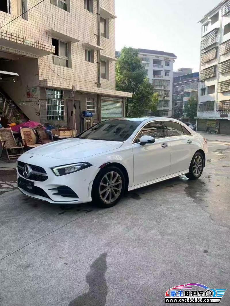 20年奔驰A轿车抵押车出售