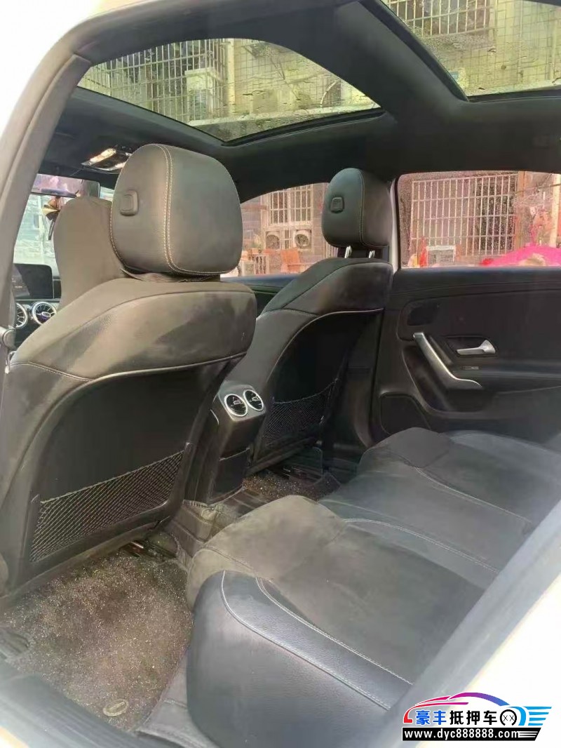 20年奔驰A轿车抵押车出售