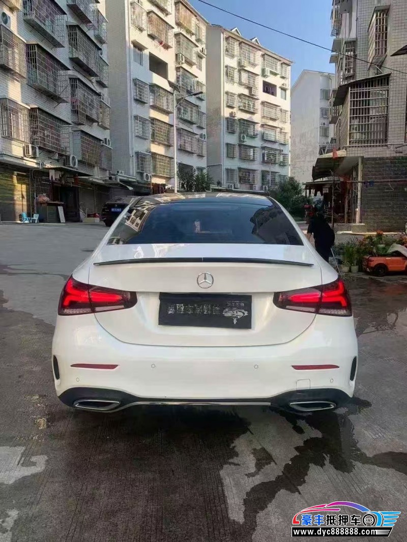 20年奔驰A轿车抵押车出售