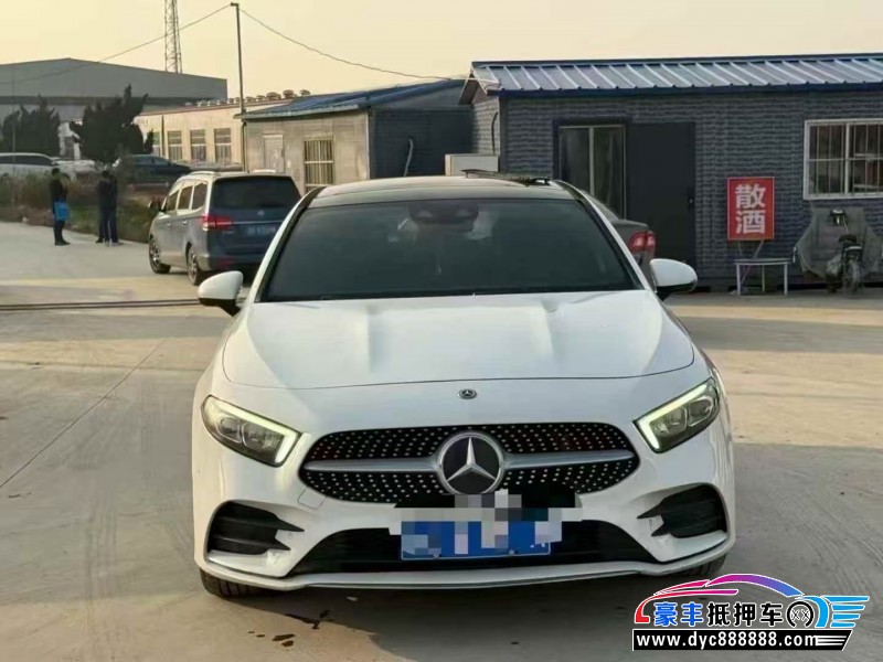 抵押车出售19年奔驰A轿车