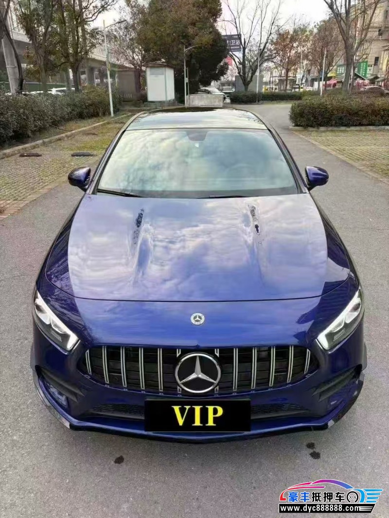 21年奔驰A轿车