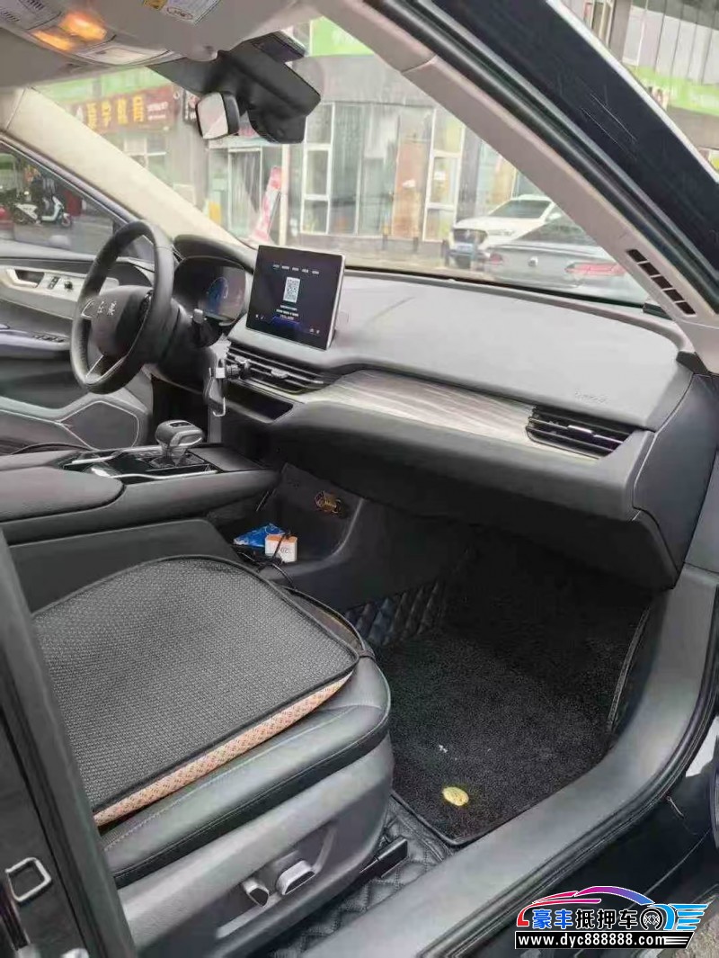 23年红旗EQM5轿车抵押车出售