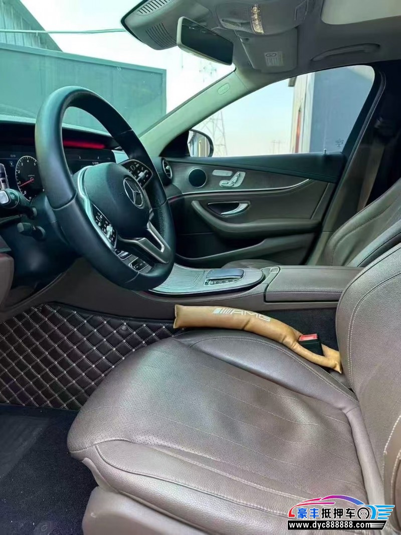 17年奔驰E轿车抵押车出售