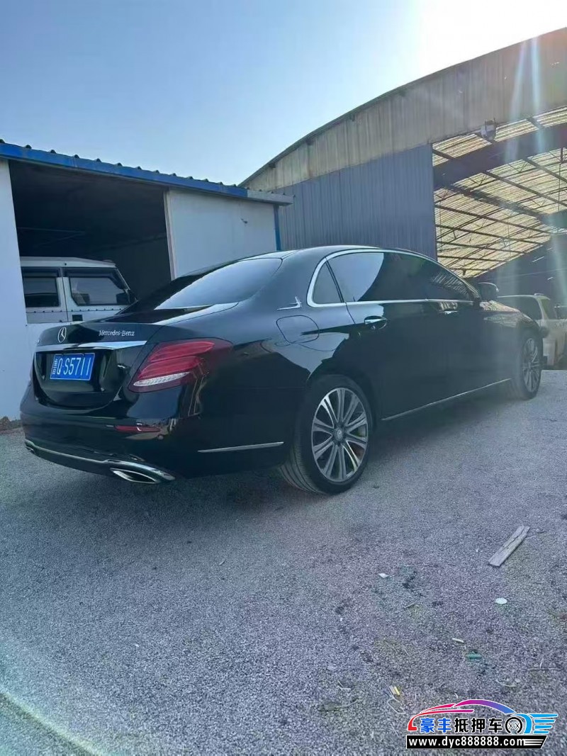 17年奔驰E轿车抵押车出售