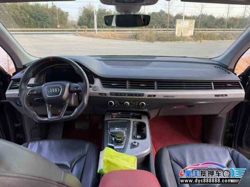 16年奥迪Q7轿车抵押车出售