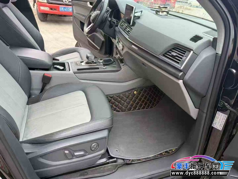 18年奥迪Q5轿车抵押车出售