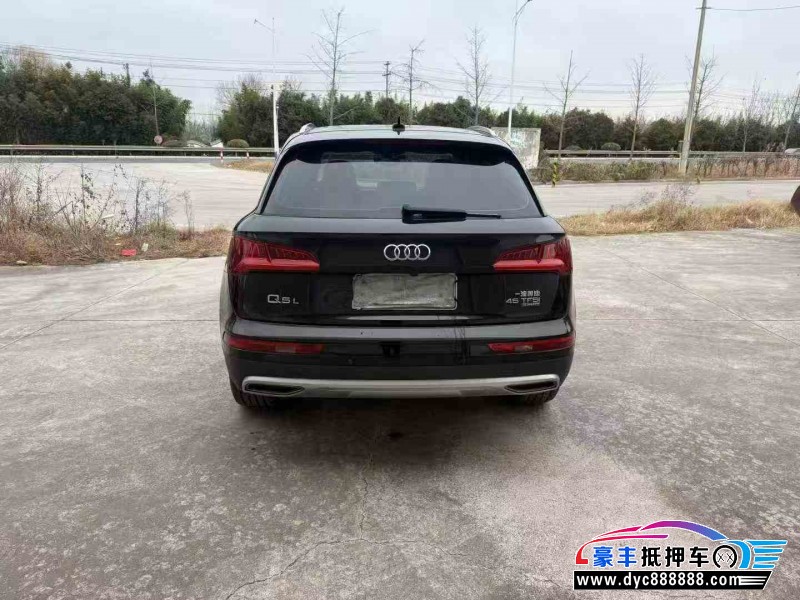 18年奥迪Q5轿车抵押车出售