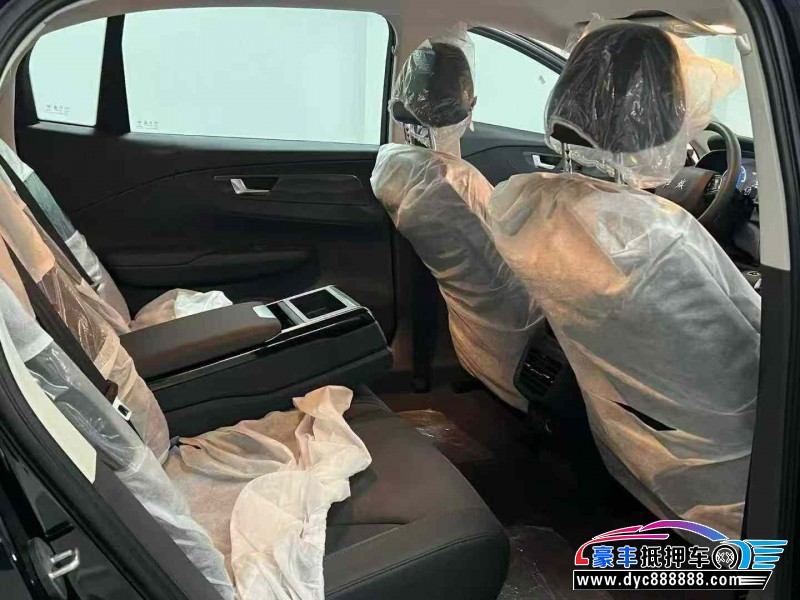 25年红旗EQM5轿车抵押车出售