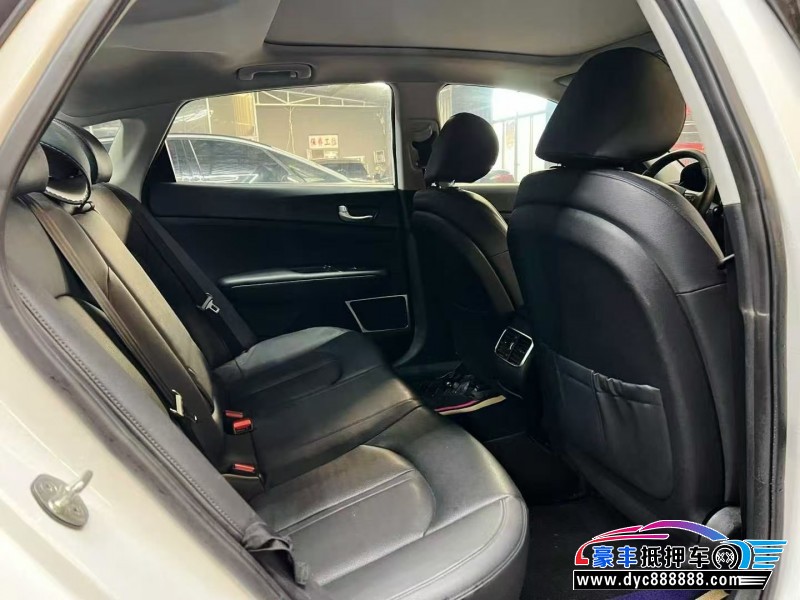 16年起亚K5轿车抵押车出售